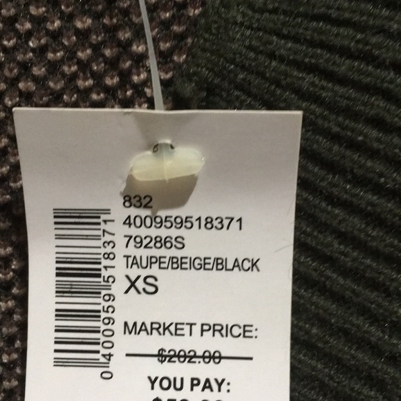 🧣 ❄️ NWT camo sweater tunic ❄️ 🧣 - Picture 3 of 8